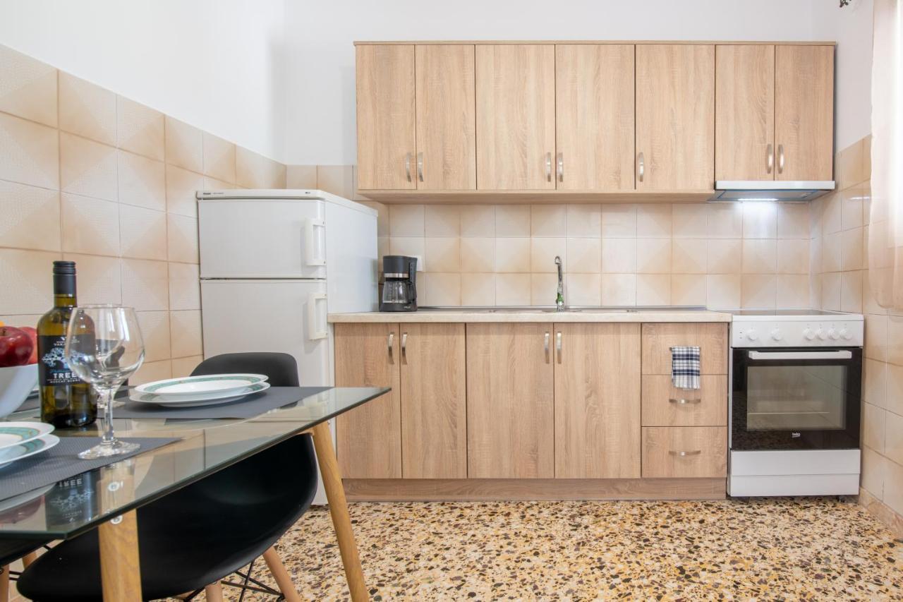 Lazaris Appartamento Almiros Beach